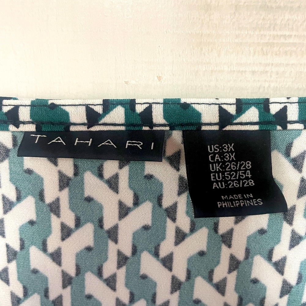 Tahari Green White Black Abstract Print Wrap-Look 3/4 Sleeve Blouse Sz 3X - Picture 3 of 7
